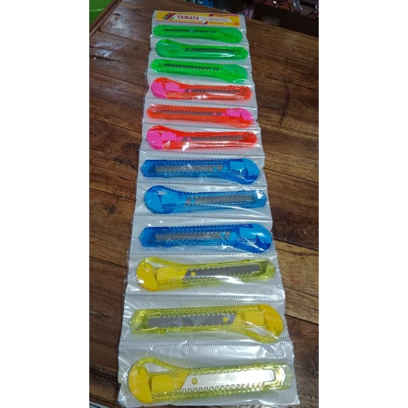 

(1 RENCENG isi 12 PCS) CUTTER / PISAU KATER Besar YAMATA