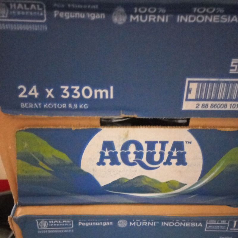 

AQUA BOTOL MINI 330ml DUS (isi 24)