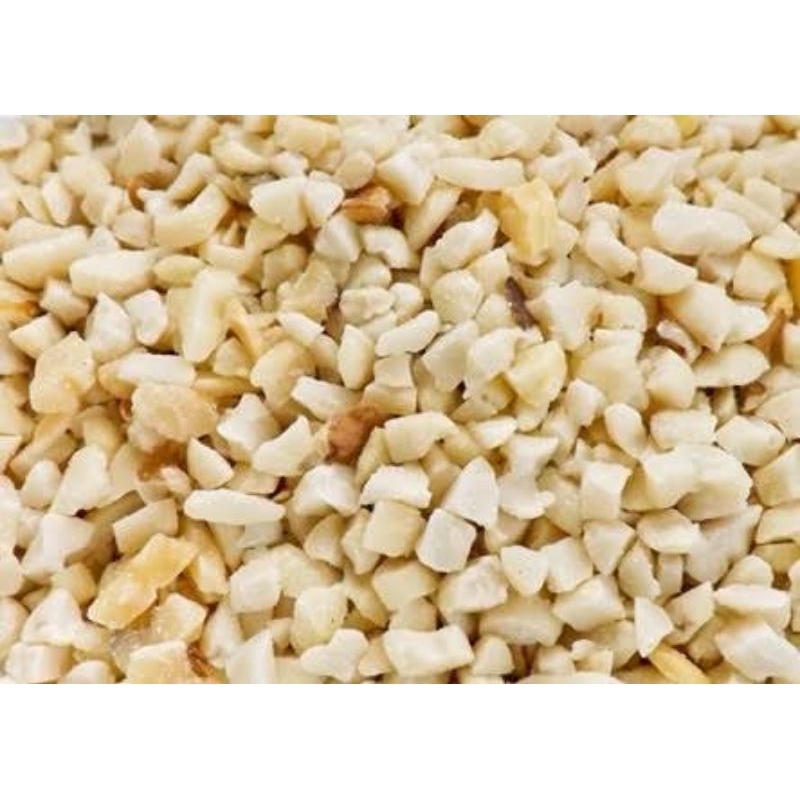

Kemiri Cacah (500 Gram) Super Bebas debu dan Kutu/ Kemiri Menir / Chopped Cut Candlenut / Kemining Laut Cacah