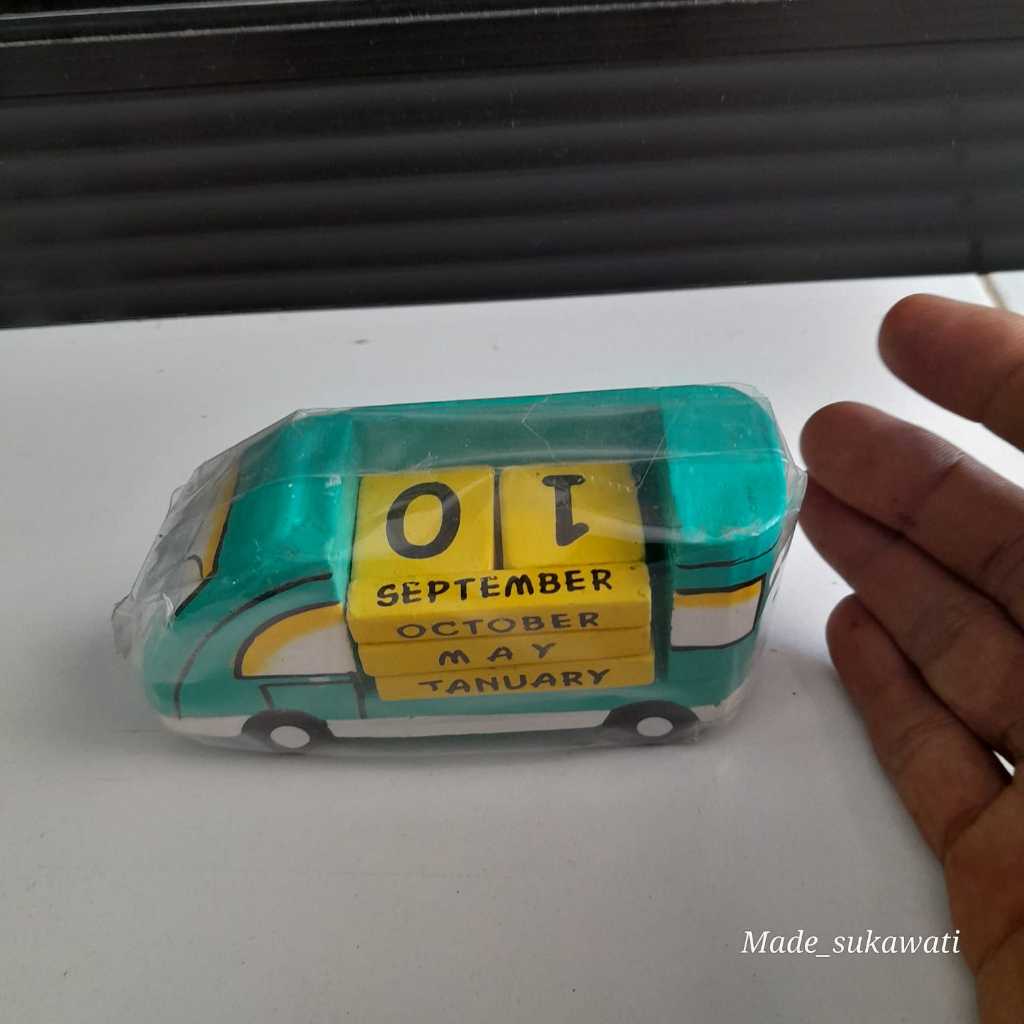 

Kerajinan Kalender Kayu Bentuk Mobil Hiasan Handmade Bali
