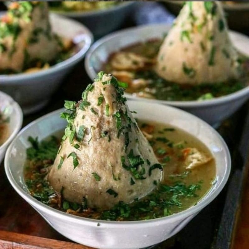

Mie bakso tumpeng