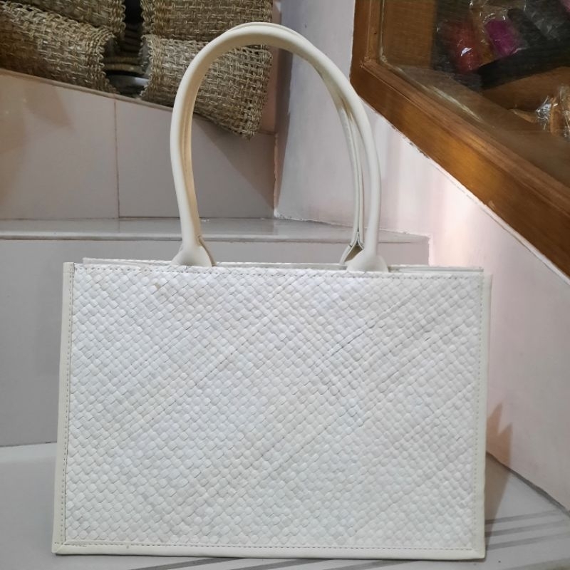 Tas hampers pandan anyam