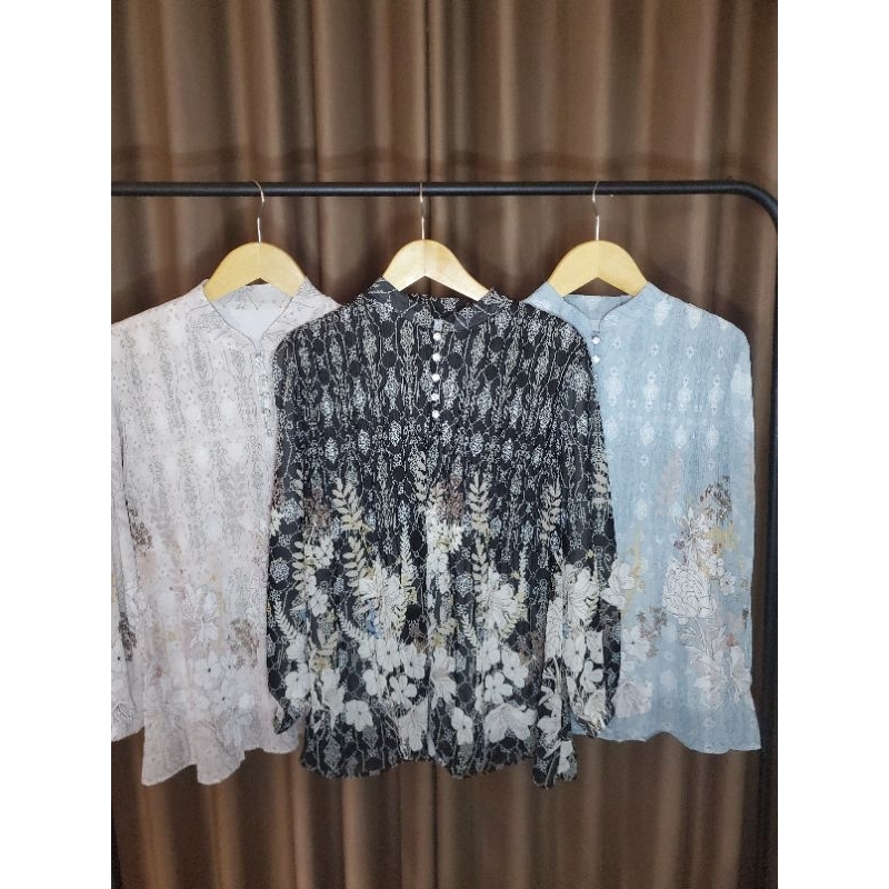 Blouse Motif Bunga Bunga