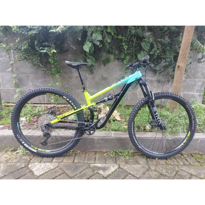 Polygon Siskiu T7 Size M 29er Ban magic marry n maxxis minion dhr Lainnya standart