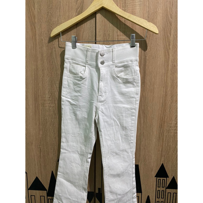 PRELOVED JEANS AURA SEMI CUTBRAY Rawis BW