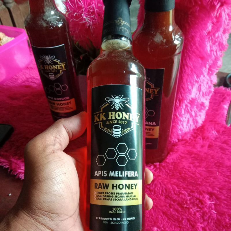 

Madu Apis Melifera yang dihasilkan oleh lebah yang di ternak di perkebunan kopi ijen bondowoso