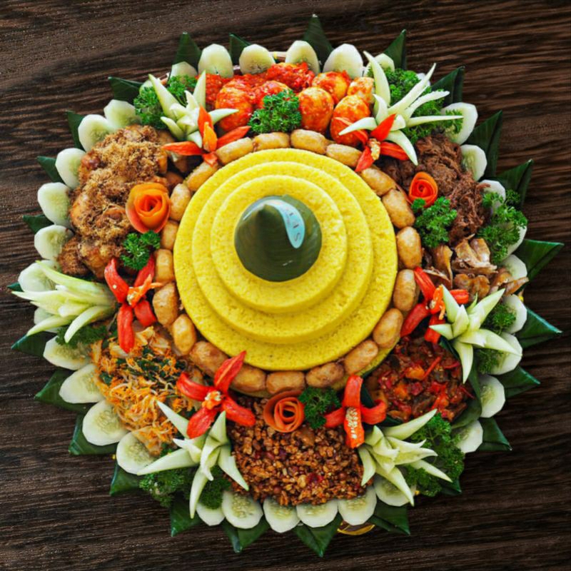 Tumpeng Tampah - Tumpeng Besar Nasi Kuning