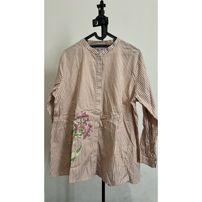 preloved Ria Miranda puriti carnation top