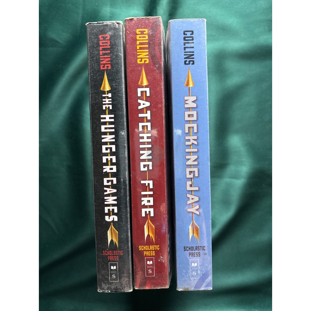 PRELOVED - Novel/Buku The Hunger Games Set Series