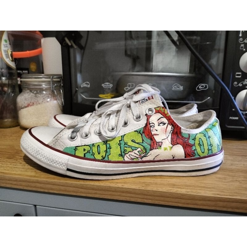 Converse custom paint DC comic