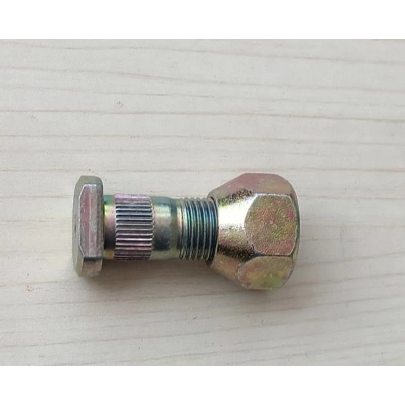 Baut Roda Kanan + Mur Mitsubishi Canter Engkel Std Asli