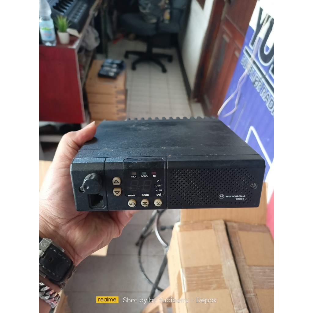 Rig Motorola Radius GM300 Frekuensi Vhf  Normal Tx Rx Power 45 Watt MOTOROLA GM 300 VHF