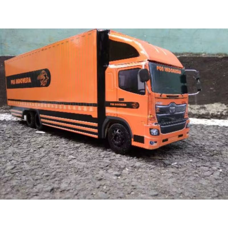 Miniatur truk hino 500 pos indonesia