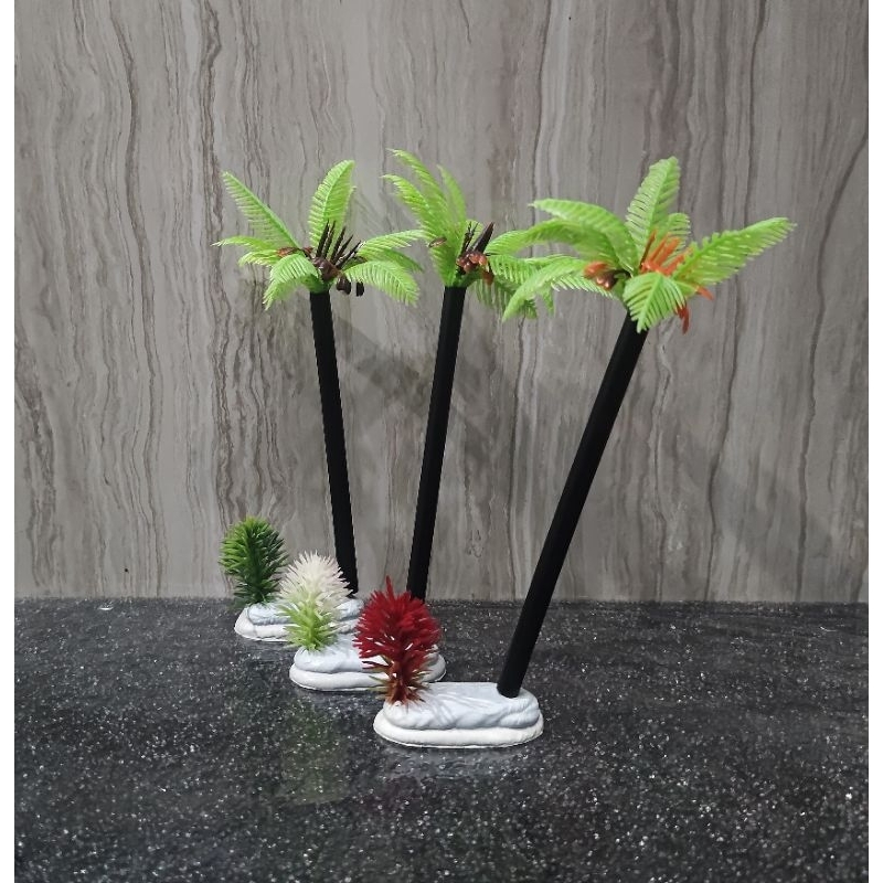 Akuarium hiasan pohon kelapa cantik