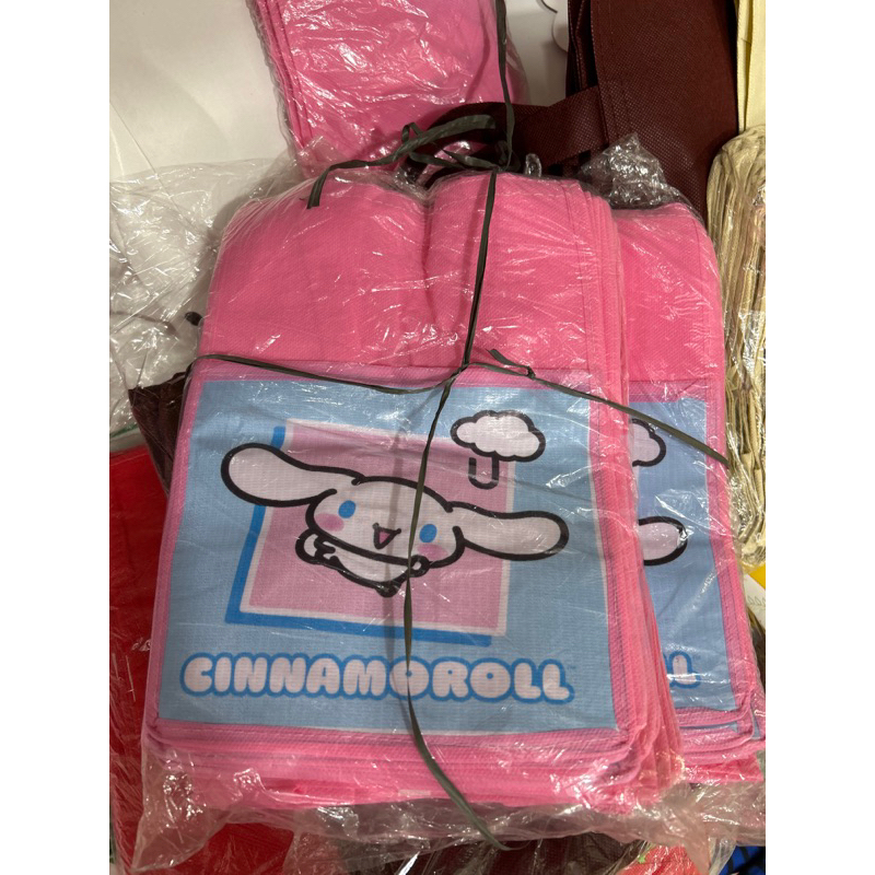 

TAS ULTAH SIZE 20x14x26 PXLXT -GAMBAR IKUT STOK