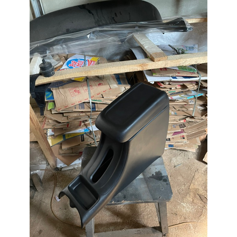 Console Box Avanza Xenia Lama