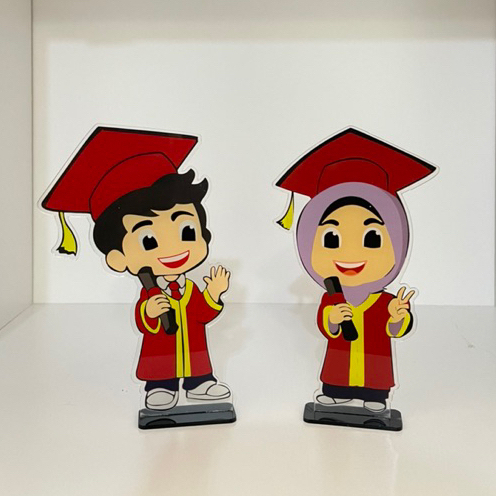 Piala Wisuda Anak Akrilik Plakat Wisuda Akrilik Piala Wisuda Akrilik Paud