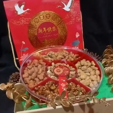 

Kacang Mede Toples Sekat 5 Edisi Imlek