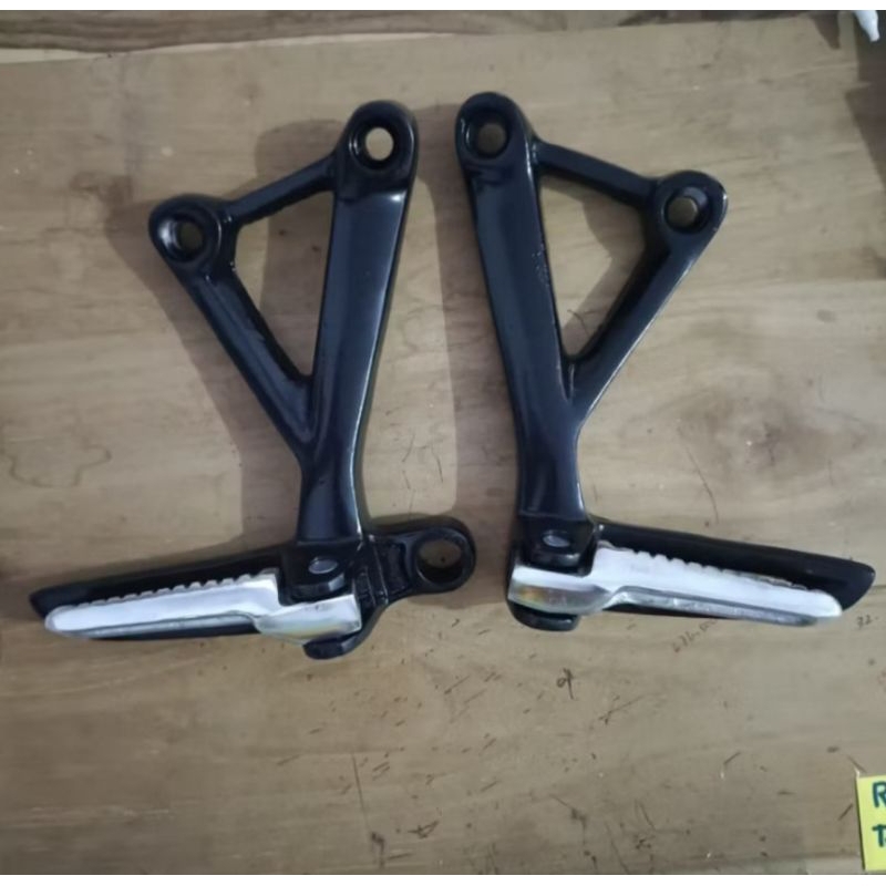 power postep pijakan kaki belakang CBR 150 / Cb 150R
