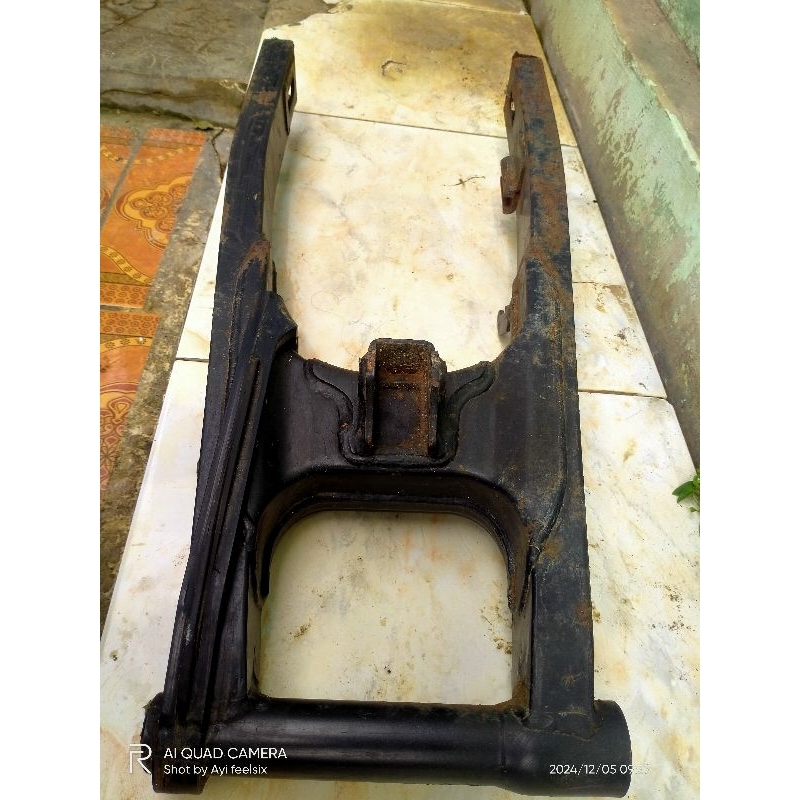 swing arm sasis Honda CBR 250R CBU Thailand kyj k33