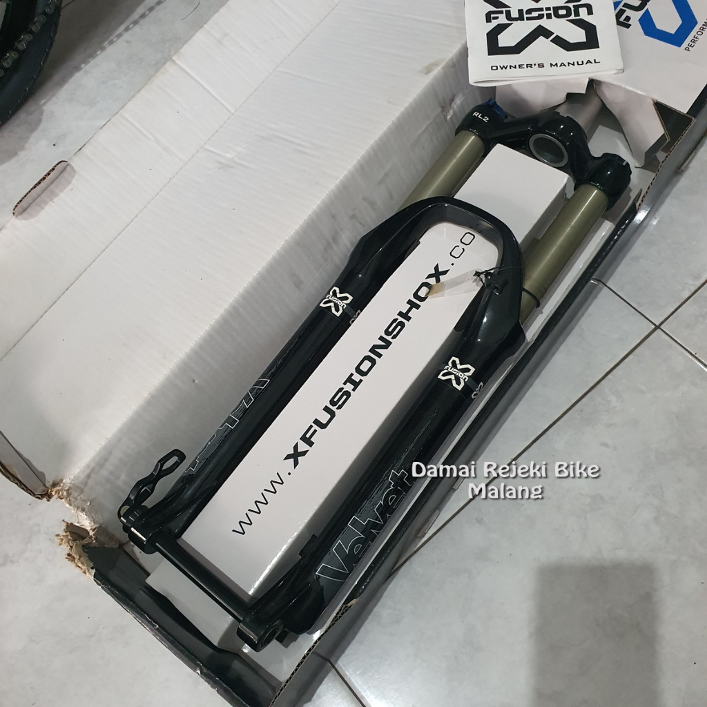 Fork MTB 26 inch Xfusion Velvet RL Air Thru Axle travel 140mm