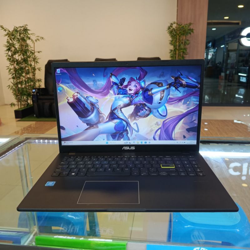Laptop Asus L510M Intel Celeron N4020 Ram 4 Gb Sd 256 Gb Layar 15.6 Inch Win 11 Second
