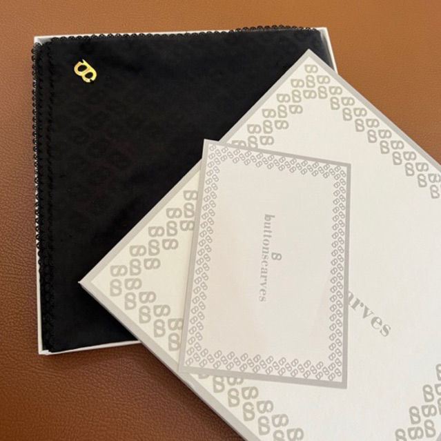 Preloved Buttonscarves Chain / Sevilla / Tapis embossed meteorite / Bimu / Zytadelia scarf