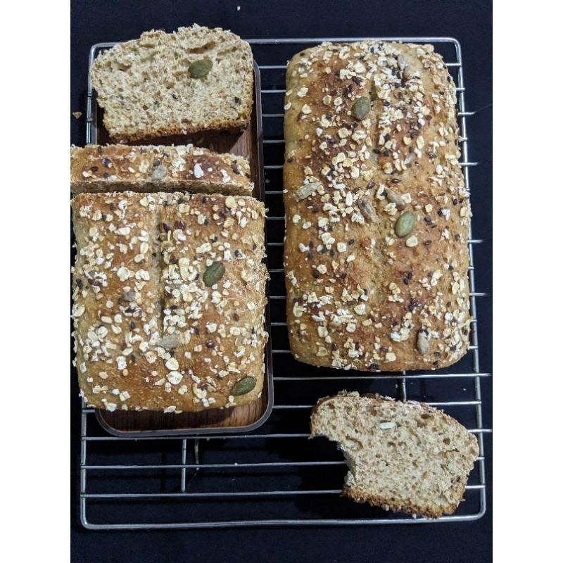 

Multiseeds Wholemeal Sourdough Loaf/ roti sehat/ roti gandum sourdough multiseeds