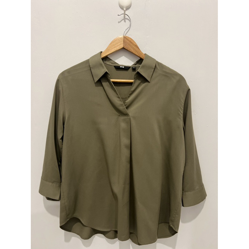 PRELOVED BLOUSE UNIQLO RAYON SKIPPER LENGAN 3/4