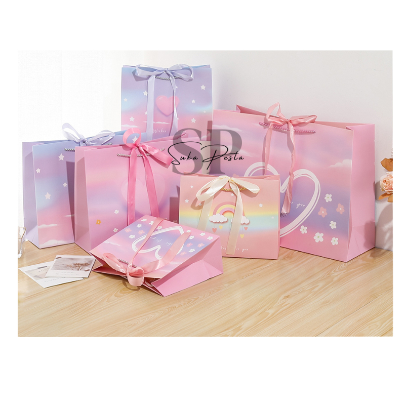 

Paper Bag Kado Aesthetic Korea Gradasi Love / Goodie Bag Ulang Tahun / Tas Kado Lucu