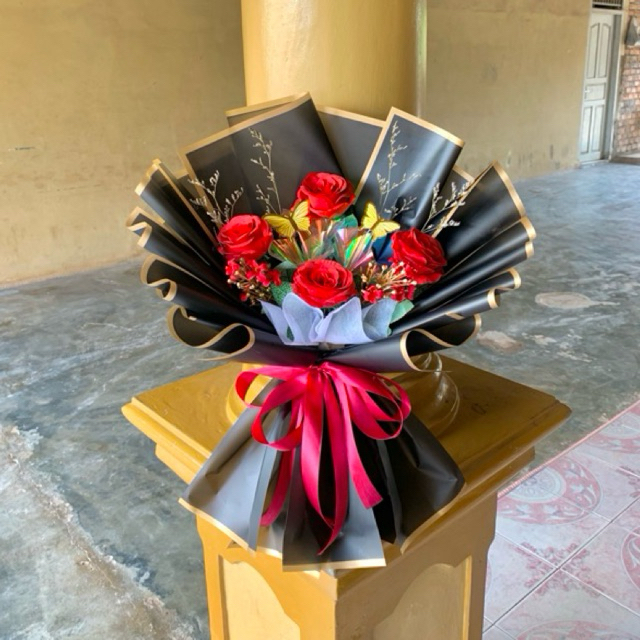 Buket Bunga Mawar Merah Artificial