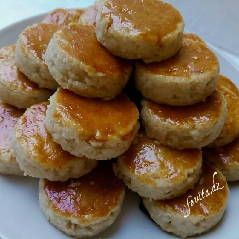 

Marina - Kue Kacang Tanah (toples 900 gr)