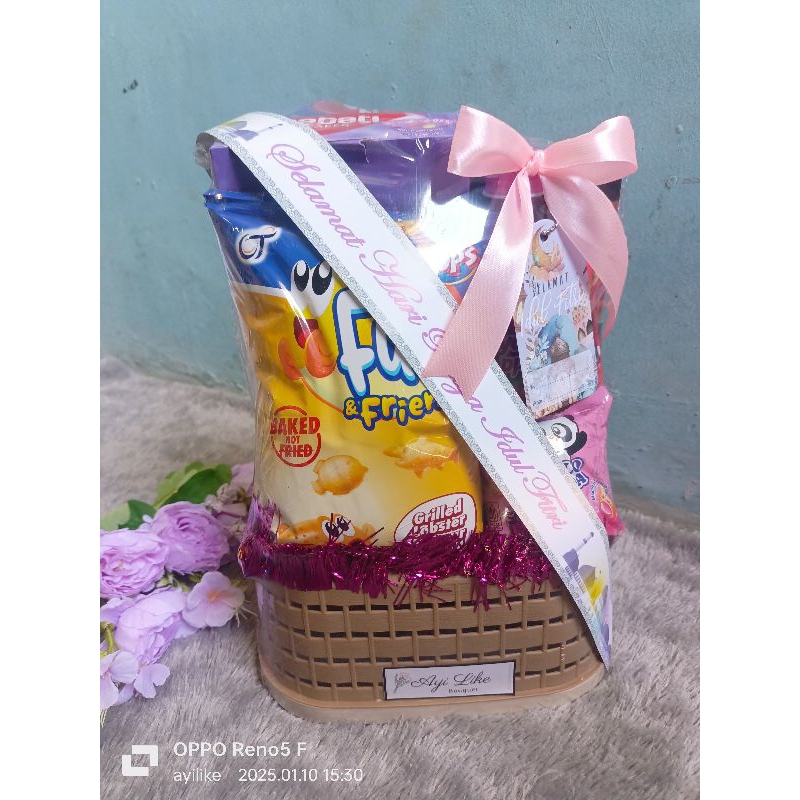 

ayilike parsel Snack Merkurius lebaran Karawang / parcel lebaran ulang tahun graduation
