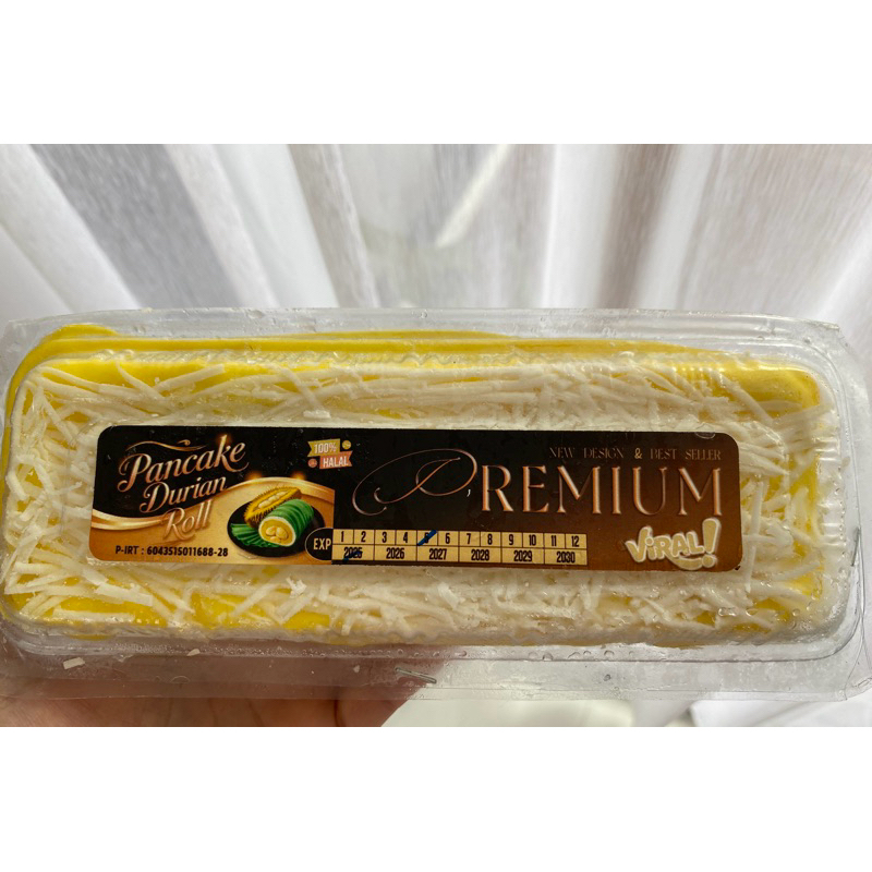 

Pancake Durian Roll Premium Viral Isi Daging Durian Tebal Manis