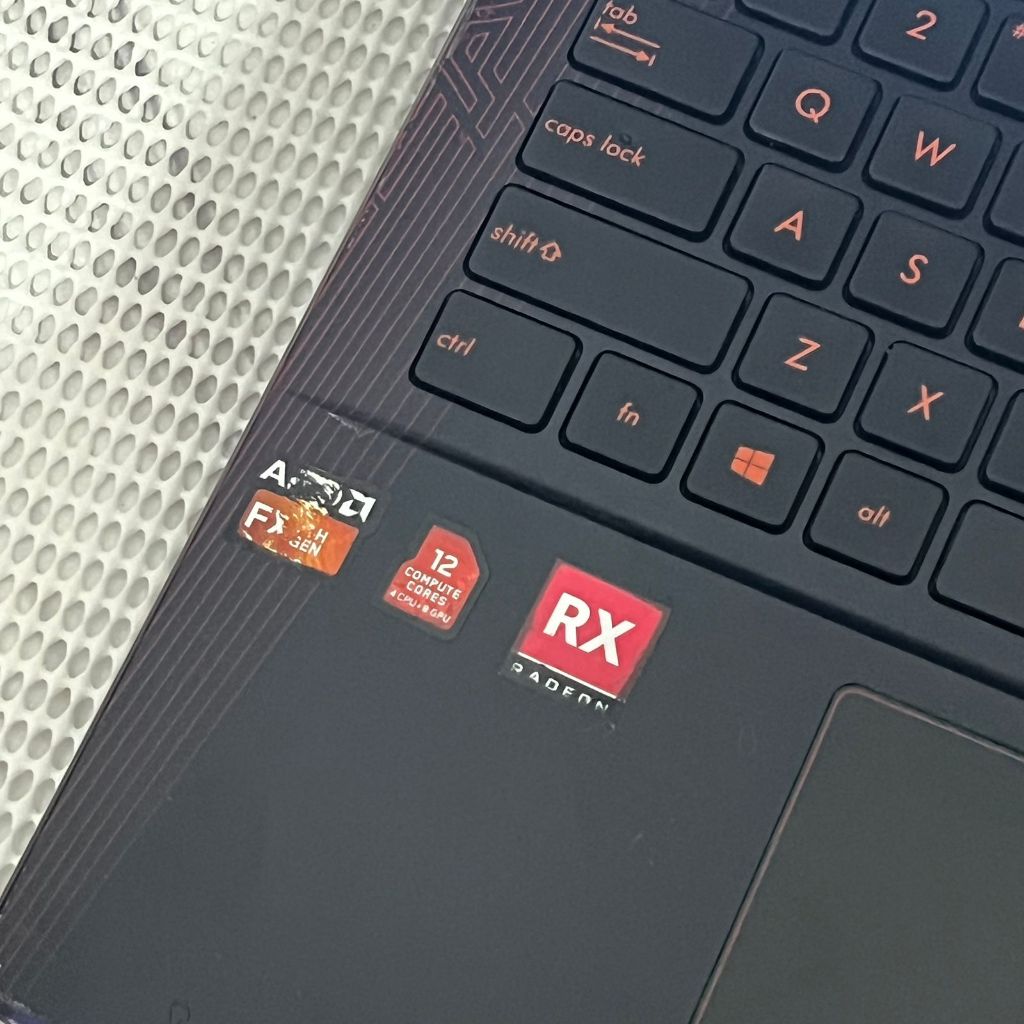 LAPTOP GAMING  TERMURAH Asus X550IU Notebook Gaming SSD 250 GB RAM 8GB VGA RX 470 DDR5 4GB