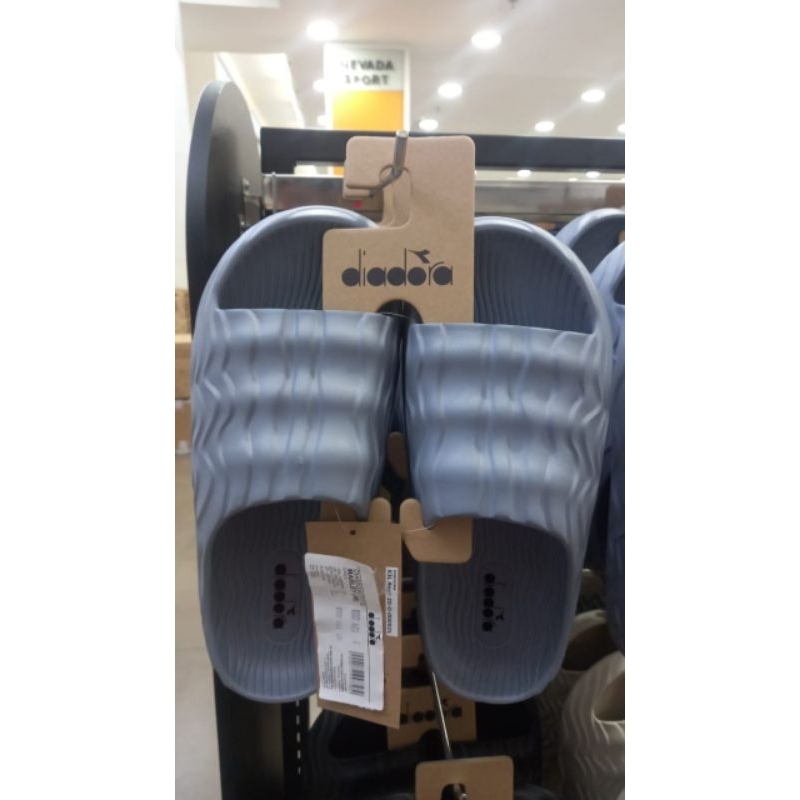 SANDAL CEWEK SLIP ON MURAH BY DIADORA MATAHARI STORE
