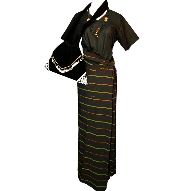 1 SET SARUNG TENUN DAN BAJU WANITA TORAJA