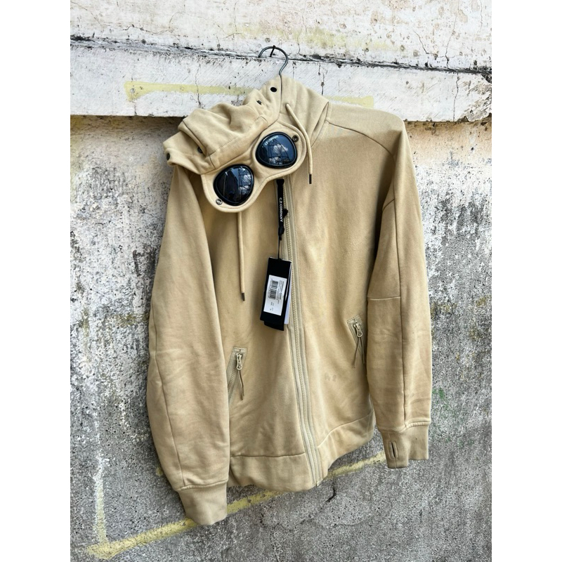 Cp company google flace