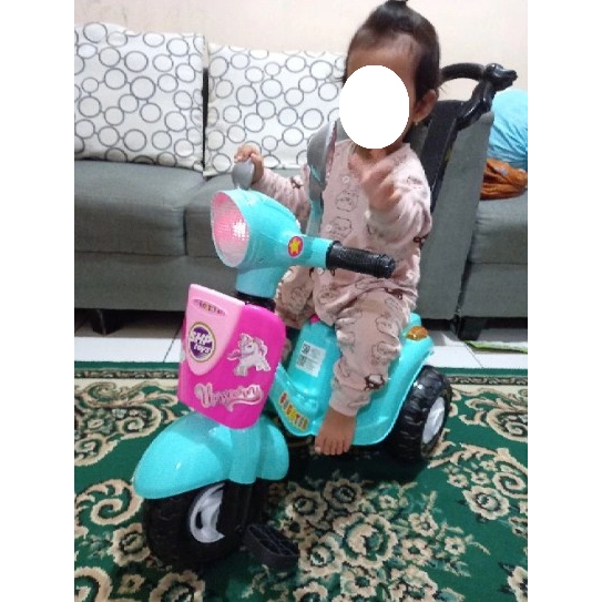 SEPEDA SCOOPY ANAK FULL MUSIK,LAMPU DAN DORONGAN SNI SCO 609