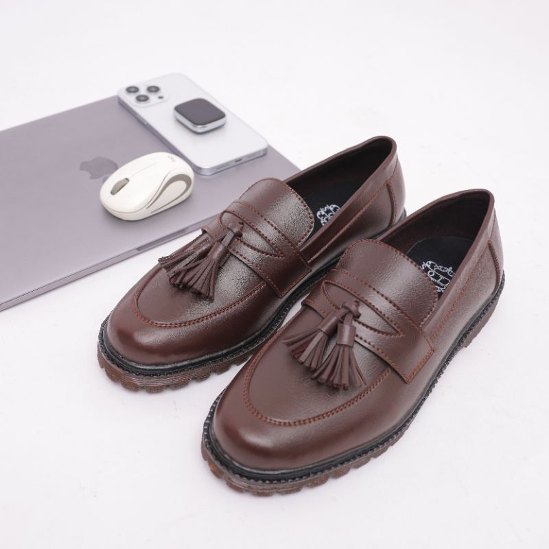 SOTER - Sepatu Pria Docmart Coklat Kulit Pu Asli Loafers Kasual