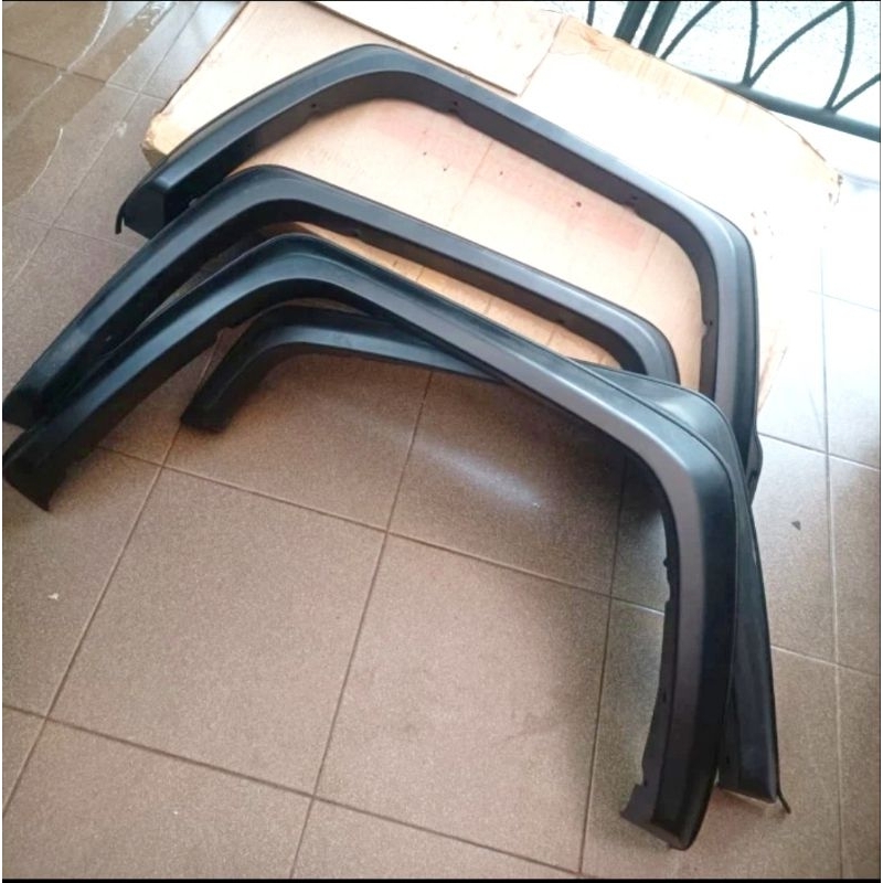 List Spakbor over fender Daihatsu Taft Gt Feroza original