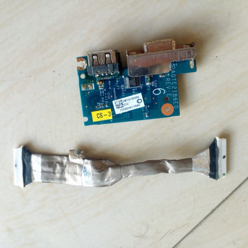 Port VGA USB bawaan Laptop Toshiba Satellite L645