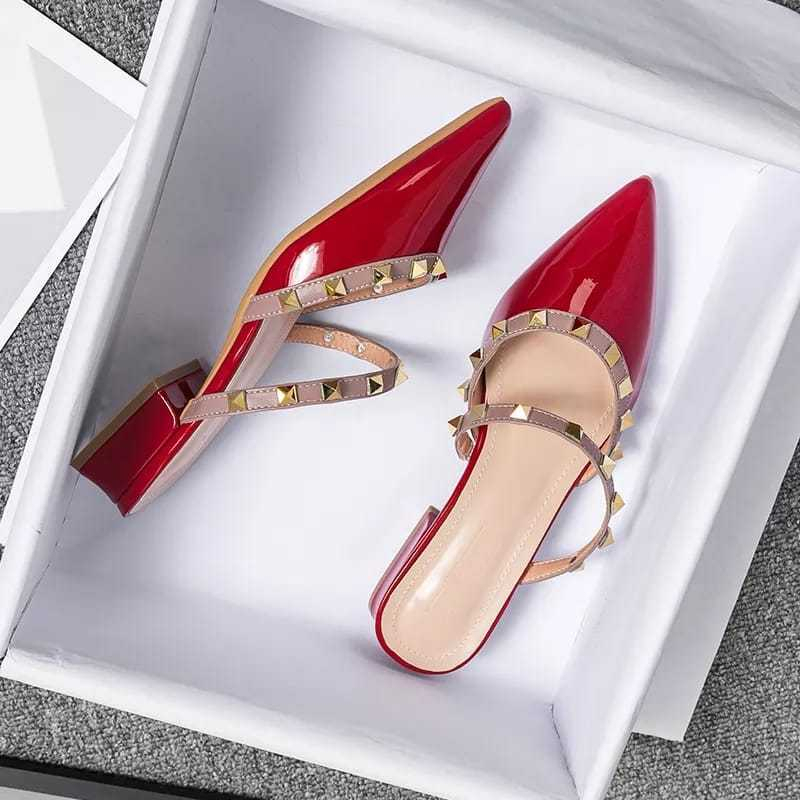 GS69 - Heels Flat Hak Mule 3cm Tali Slide Variasi Manik Piramid Gold Ujung Lancip Bahan Glossy Senda