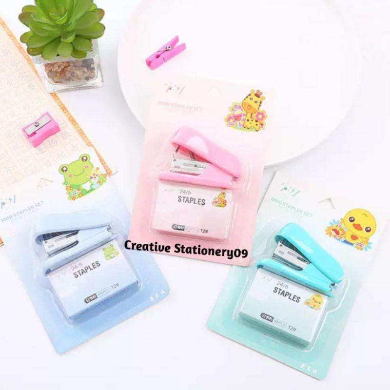 

Staples Mini Warna Pastel Portable / Stapler Kecil Set + Refill Isi