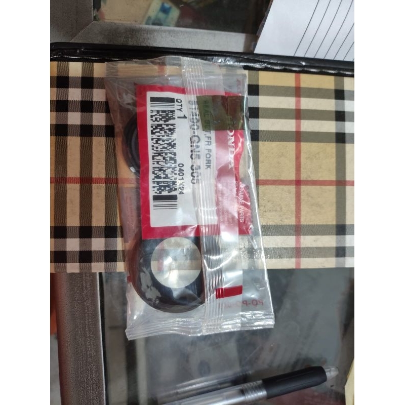 SEAL SHOCKBREAKER DEPAN HONDA BEAT VARIO 125 GENUINE AHM