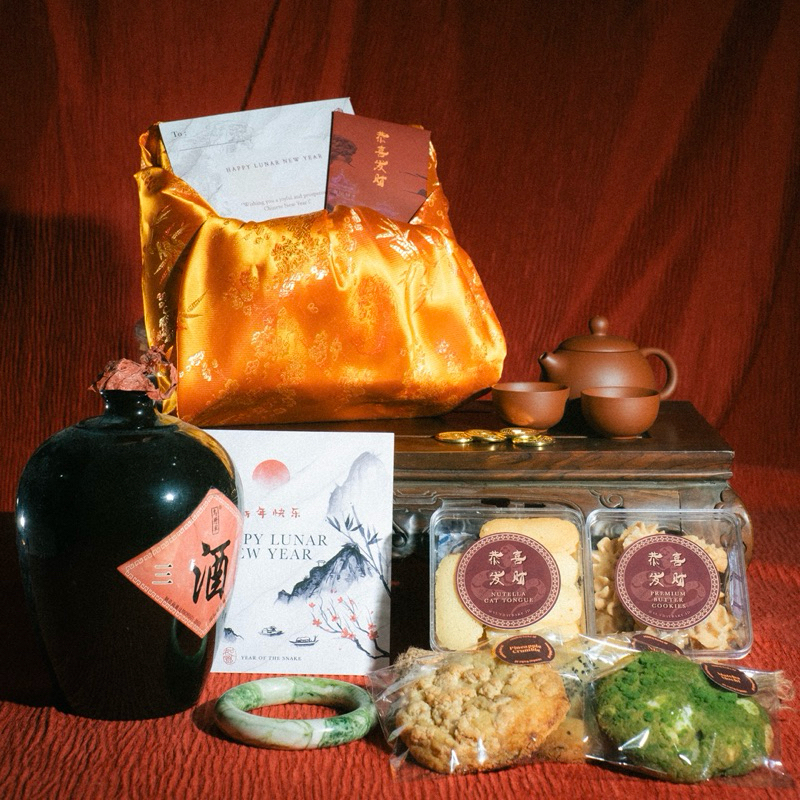 

FORTUNE HAMPERS GIFT BOX CNY IMLEK (kue kering cookies butter wijsman)