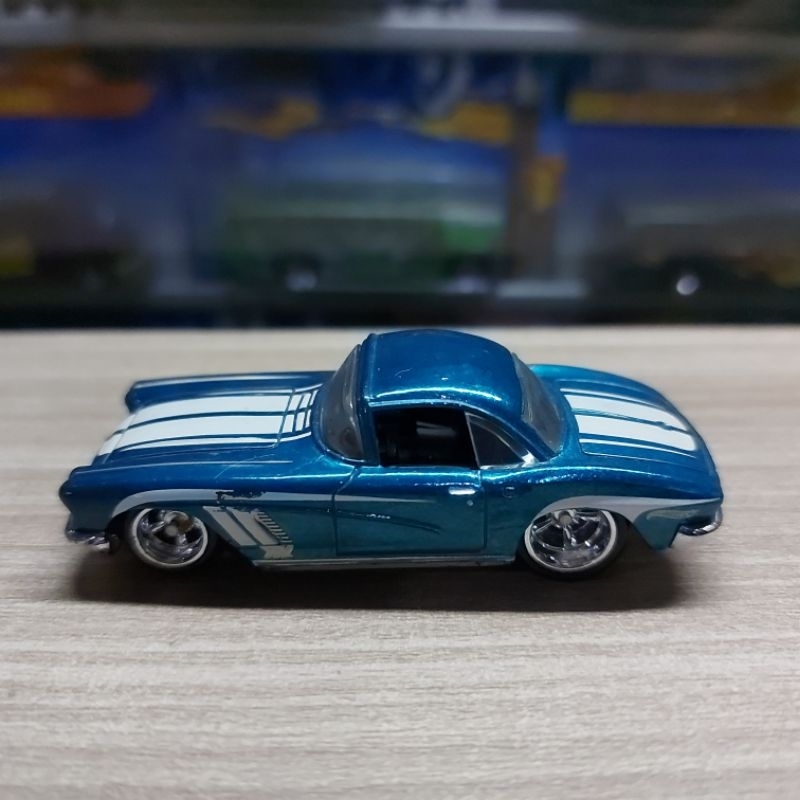 HOT WHEELS 62 CORVETTE - LOOSE - SUPER TREASURE HUNT - STH - THS