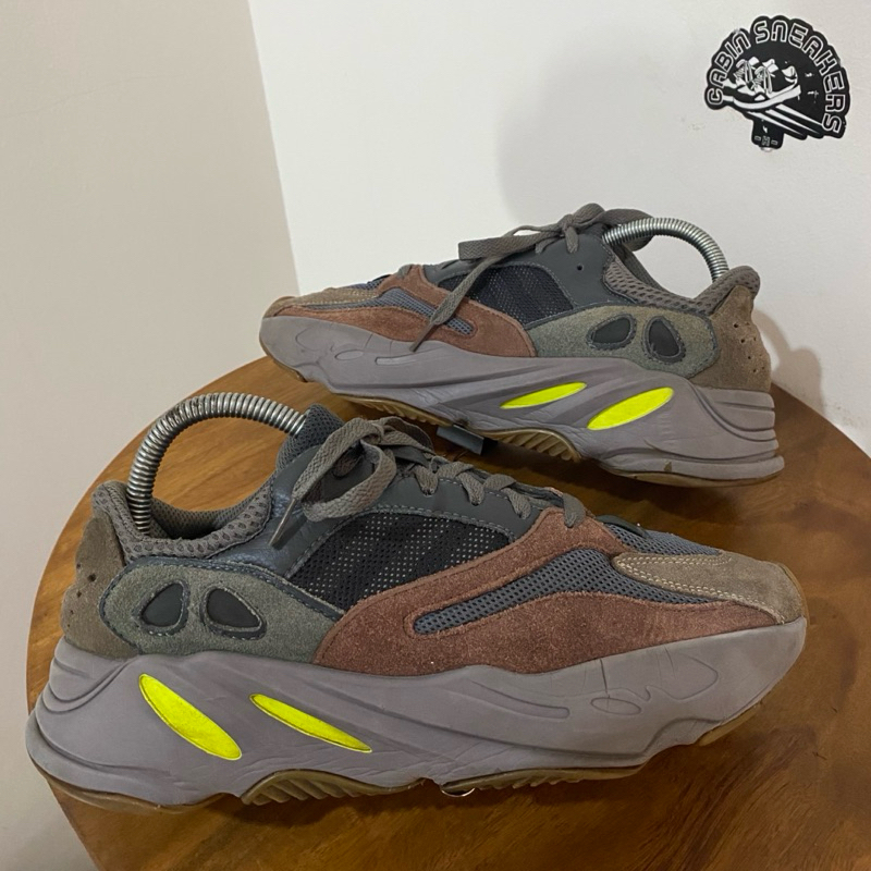 Adidas - Yeezy Boost 700 Mauve