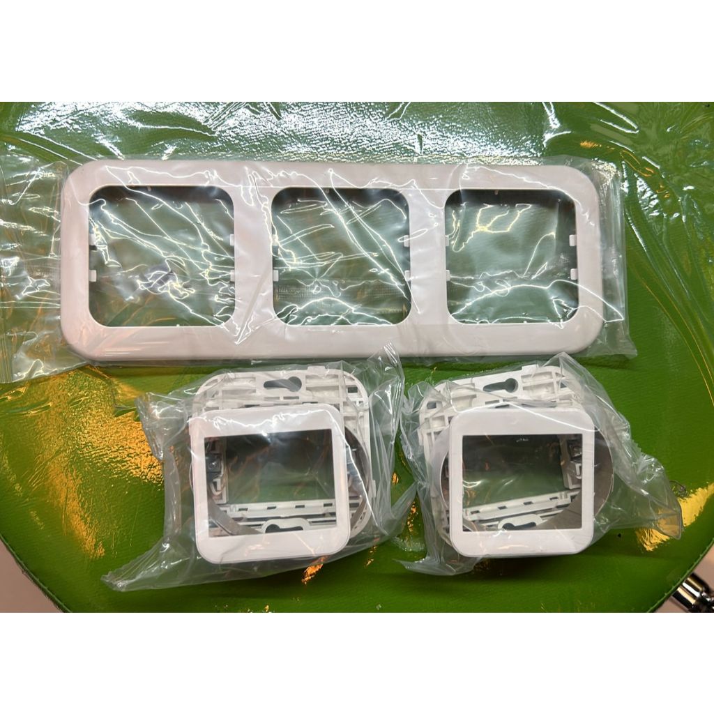 PANASONIC FRAME SAKLAR 4 GANG + STOP KONTAK