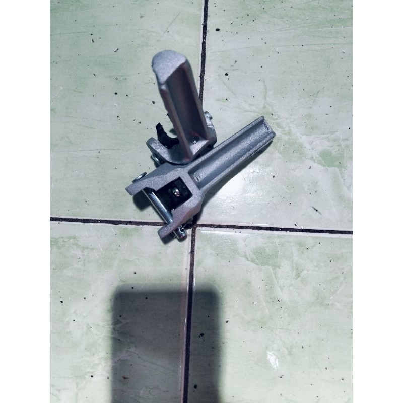 Foot Step belakang kereta CRF Hitam dan silver